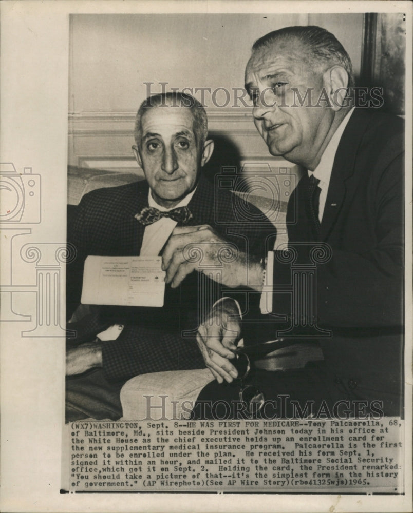 1965 Press Photo President Johnson Medical Insurance - RRW44271 - Historic Images