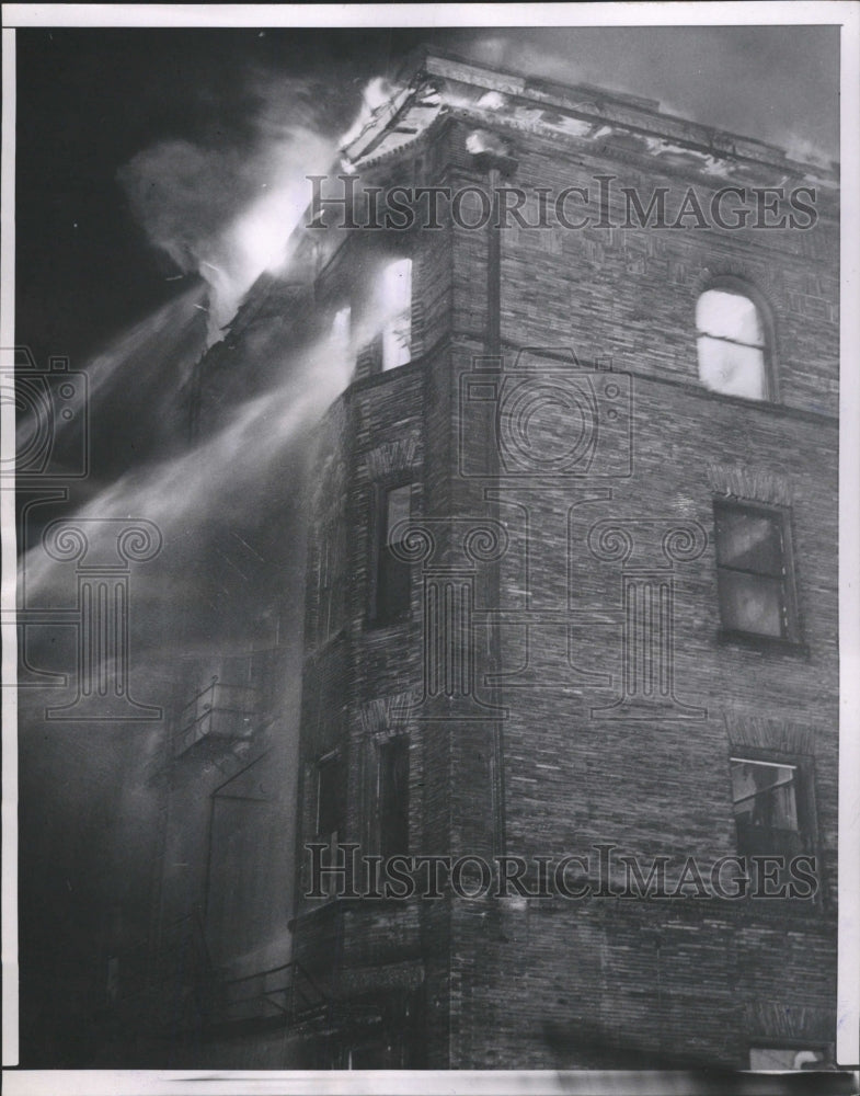 1952 Press Photo Fire Out Is Chicago Landmark - RRW44303 - Historic Images