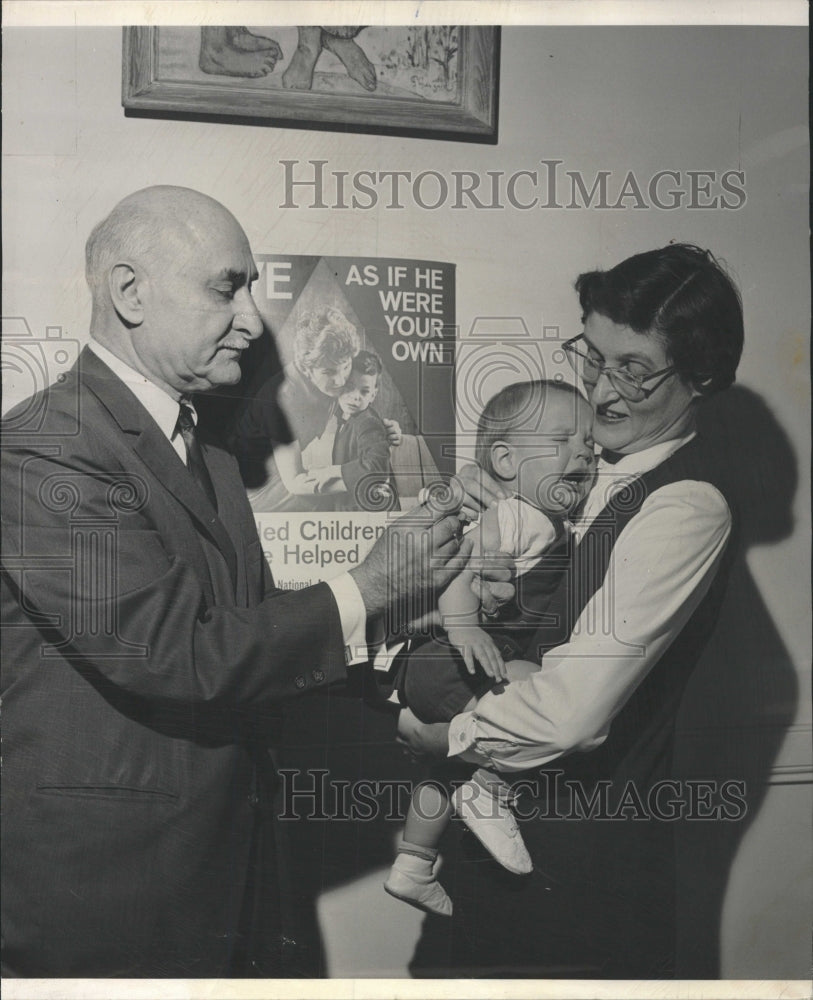 1965 Press Photo Measles Vaccination Portes Ferris - RRW44315 - Historic Images