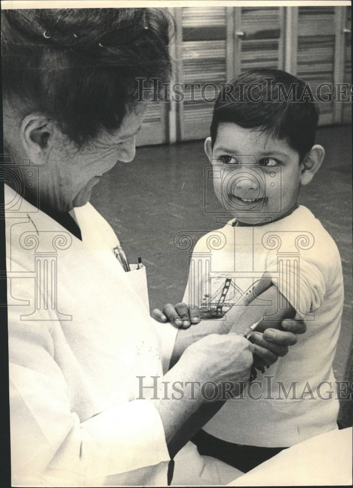 1966 Press Photo Measles Vaccination Reaction - RRW44323 - Historic Images