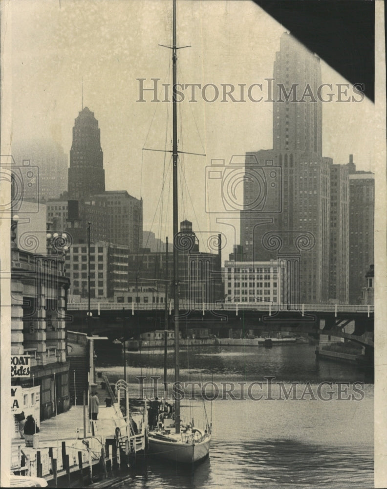 1961 Press Photo Sabre Yacht Docked Mich Ave Bridge - RRW44423 - Historic Images