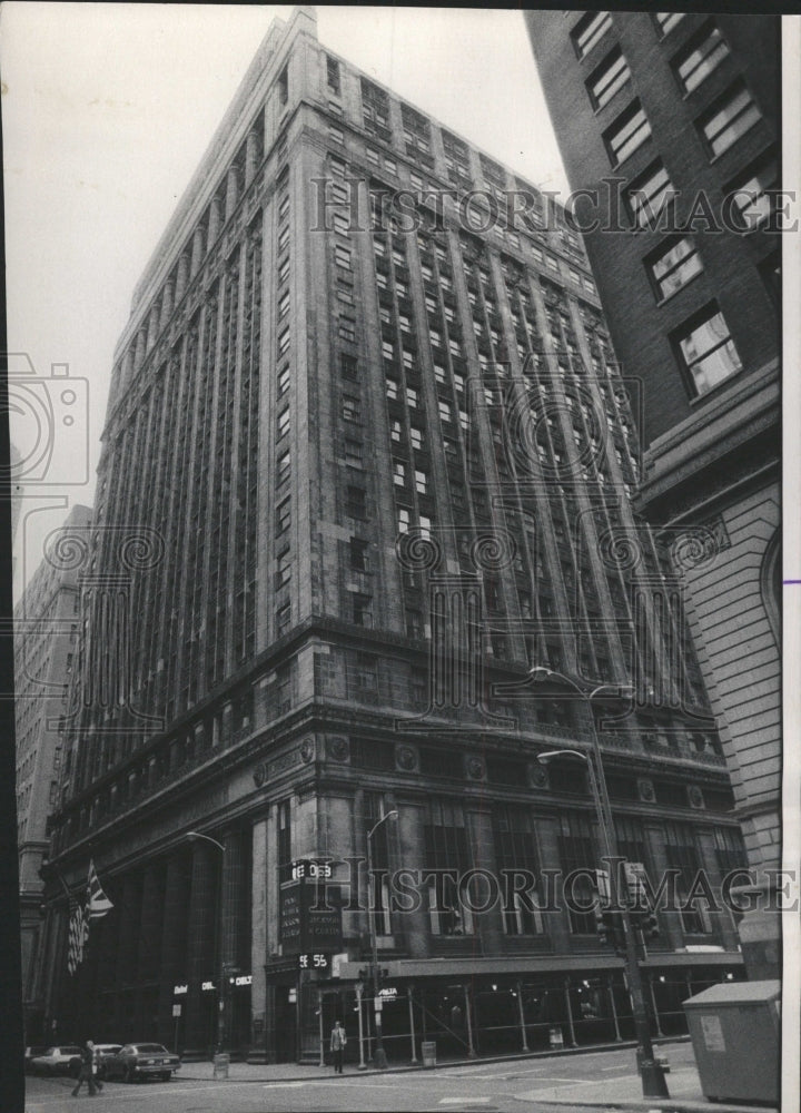 1975 Press Photo 208 S LaSalle Building Exterior - RRW44615 - Historic Images