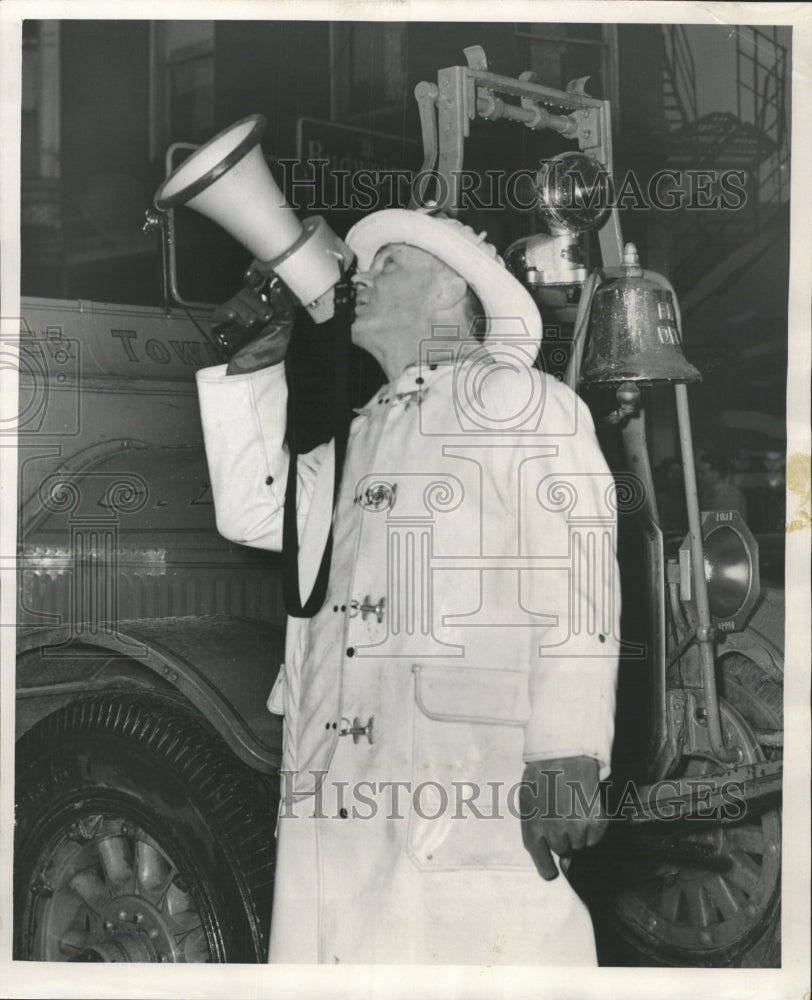 1953 Press Photo Firefighter Megaphone Truck - RRW44639 - Historic Images