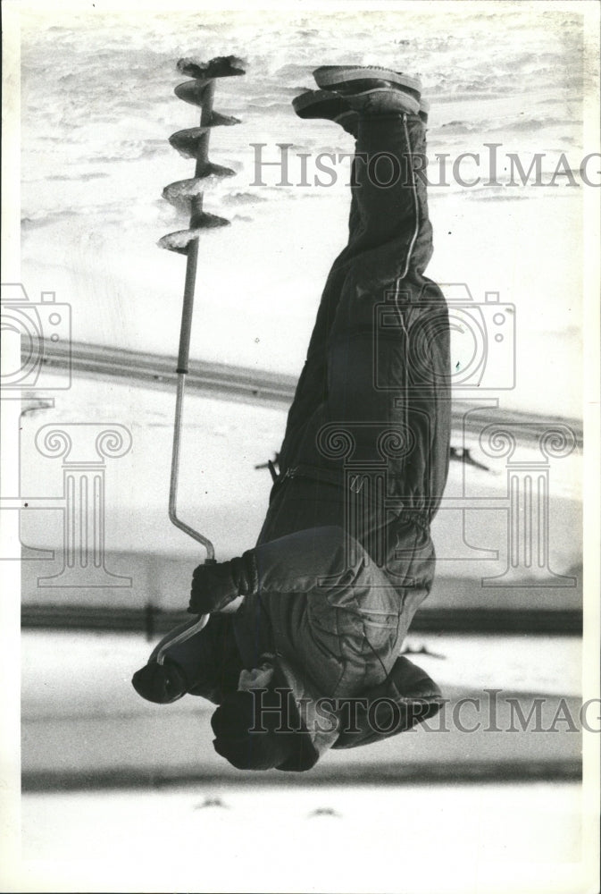 1981 Press Photo Ice Fishing - RRW44961 - Historic Images