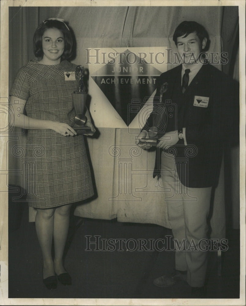 1969 Press Photo Jr Achievement Sales Leaders Crowned - RRW45037 - Historic Images