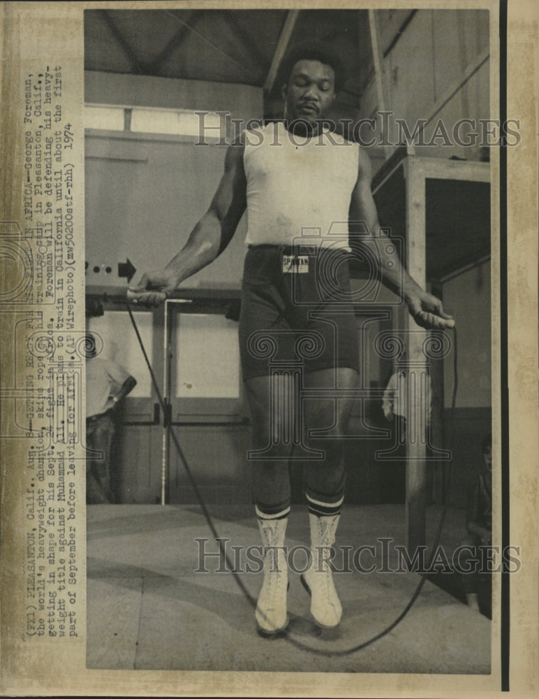 Press Photo George Foreman Training Africa Fight - RRW45049 - Historic Images