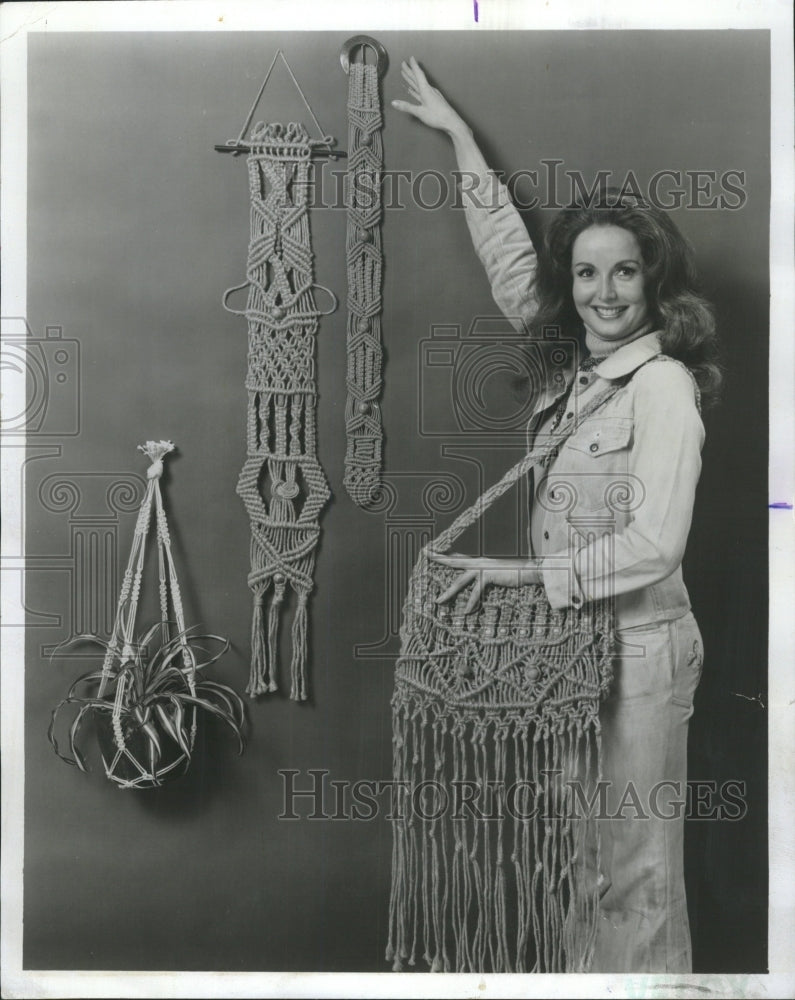 1974 Press Photo Woman Showing Various Designs Macrame - RRW45141 - Historic Images