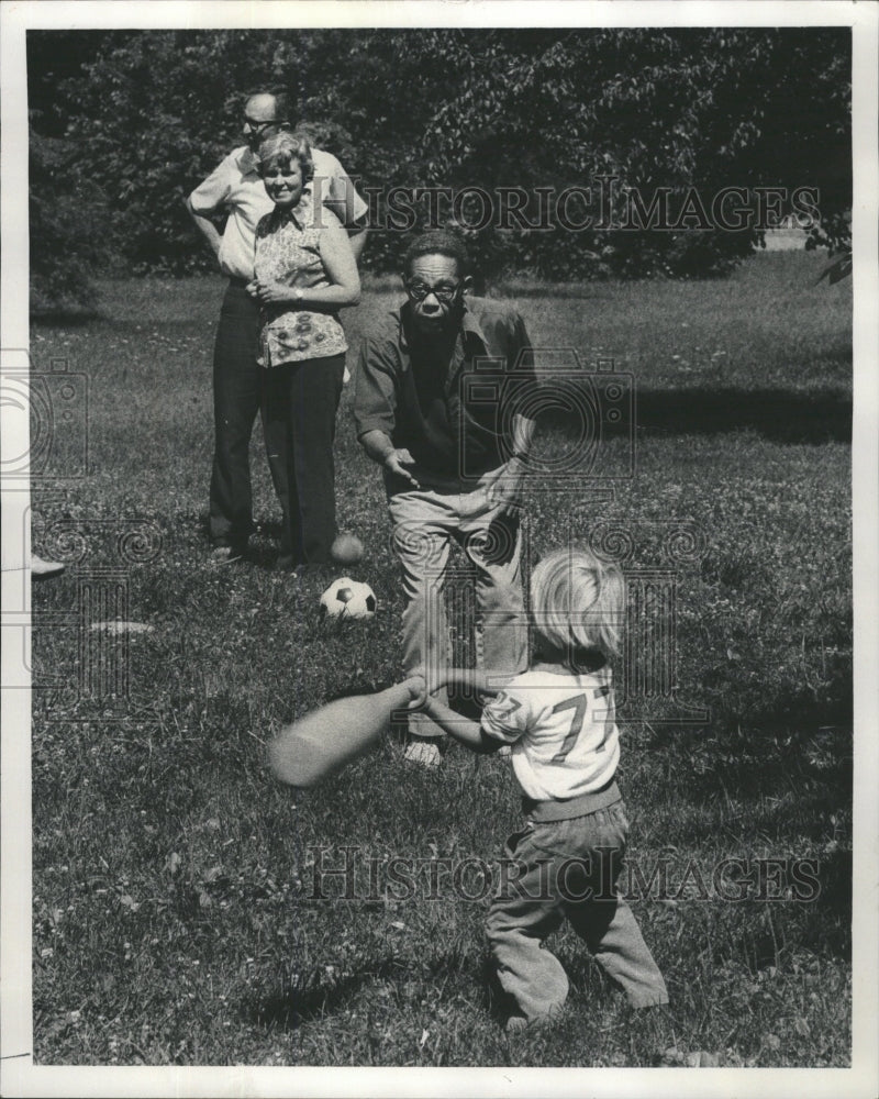 1975 Press Photo Chris Wicklund Child Baseball - RRW45305 - Historic Images