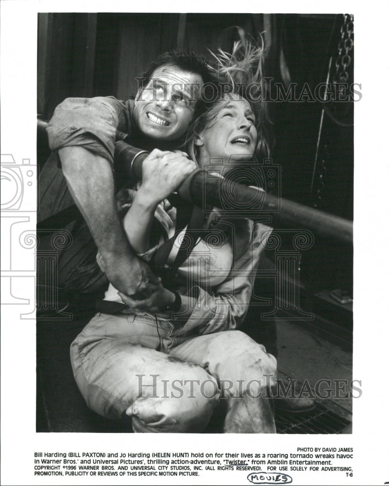 1996 Press Photo Bill Paxton Helen Hunt Twister Movie - RRW45573 - Historic Images