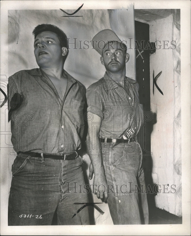 1954 Press Photo Actors Neville Brand &amp; Dabs Greer - RRW45721 - Historic Images