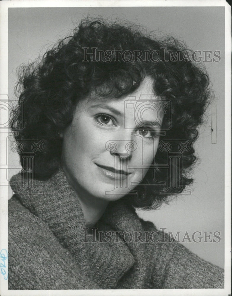 1977 Press Photo Actress Linda Kelsey - RRW45757 - Historic Images