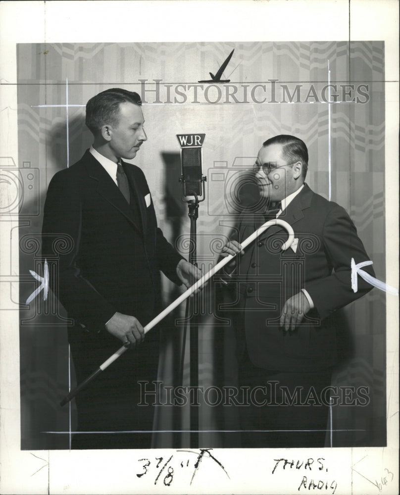 1936 Press Photo Donald Schuer Gives Cane To Kean - RRW45763 - Historic Images