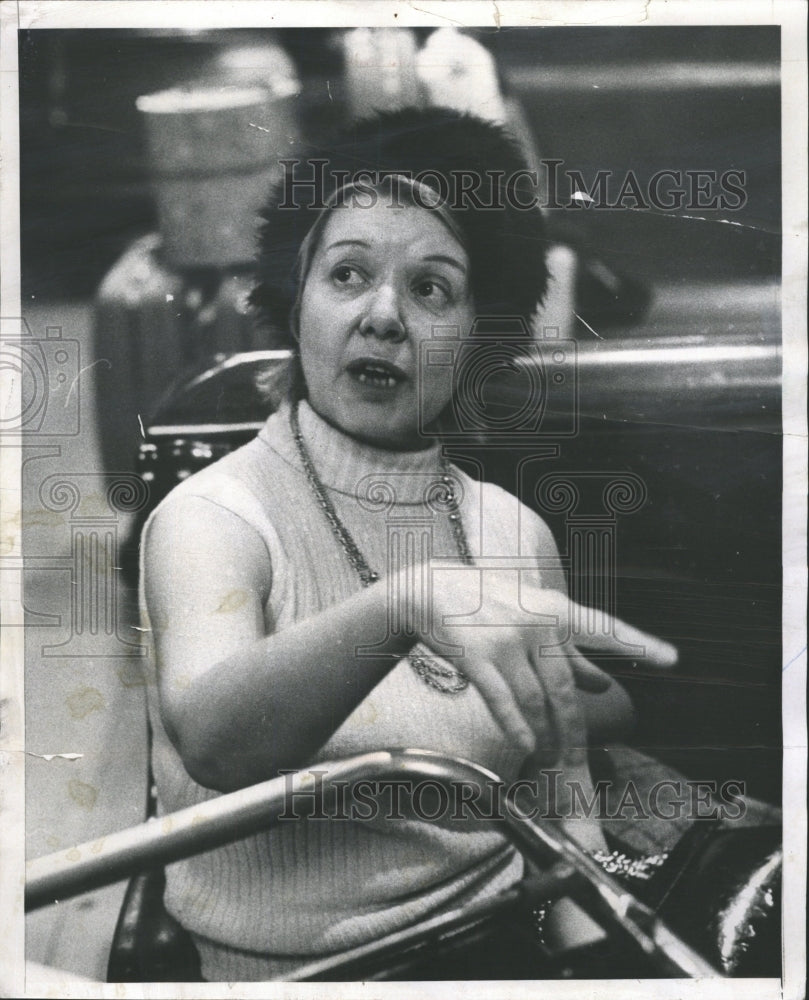 1970 Press Photo Mildred Luukkonen New York City Train - RRW45989 - Historic Images