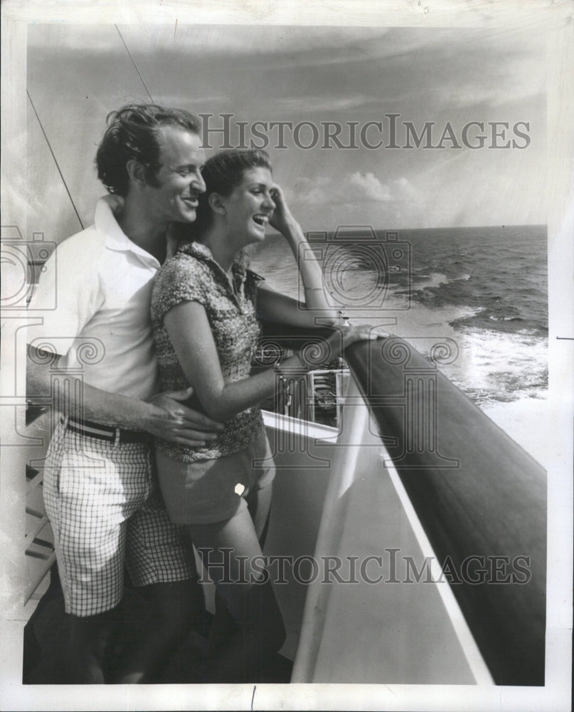 1972 Press Photo College Students Italian Line Cruise - RRW45999 - Historic Images