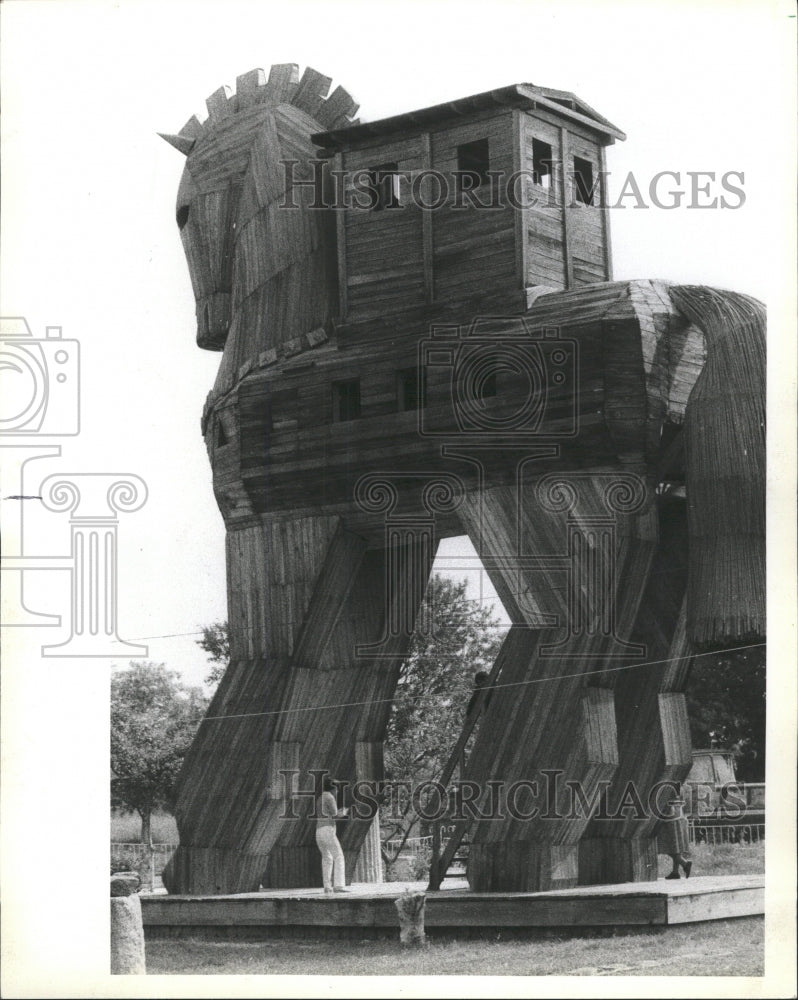 1982 Press Photo Turkey Reconstructed Wooden Horse Troy - RRW46081 - Historic Images