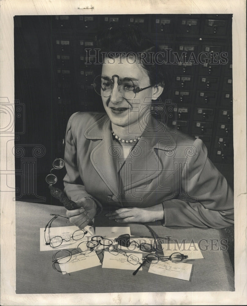 1954 Press Photo Doris Pletcher Glasses - RRW46261 - Historic Images