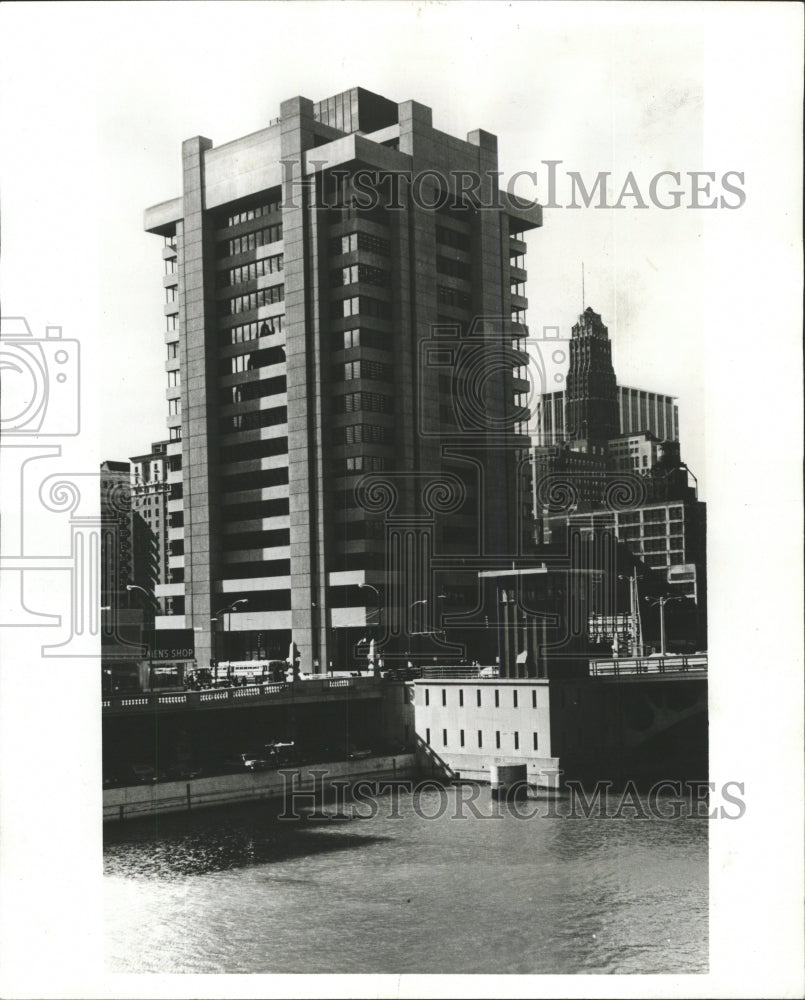 1974 Press Photo Blue Cross Building - RRW46265 - Historic Images