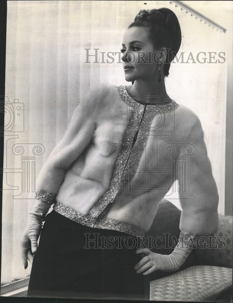 1963 Press Photo Casual mink offered in cardigan style - RRW46335 - Historic Images