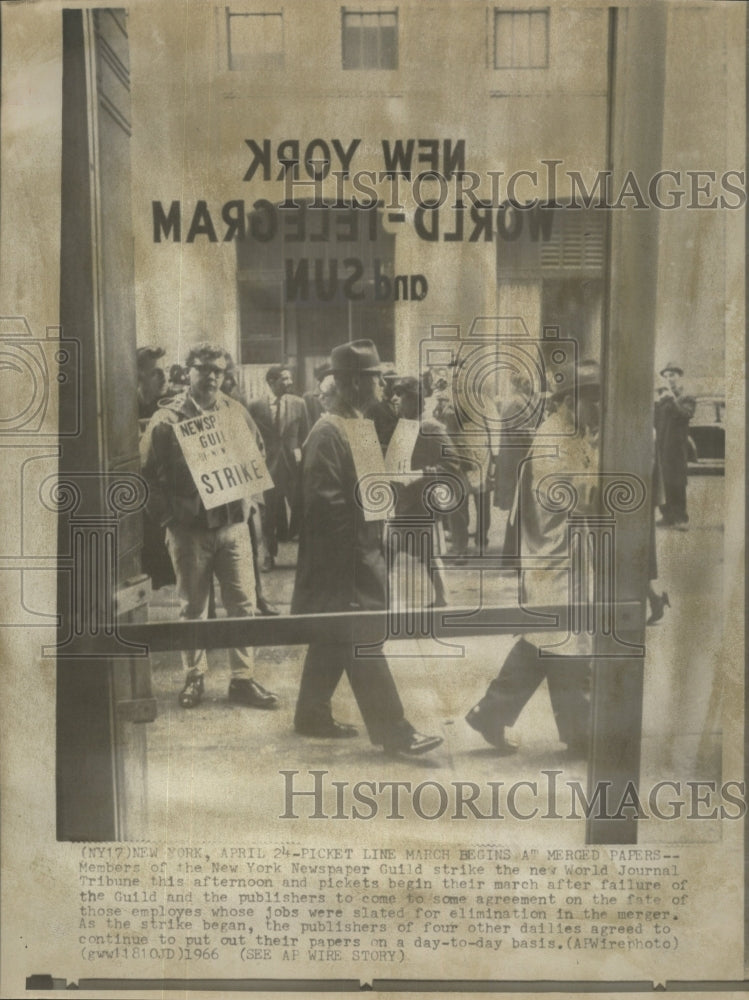 1966 Press Photo New York Newspaper Guild Strike - RRW46375 - Historic Images