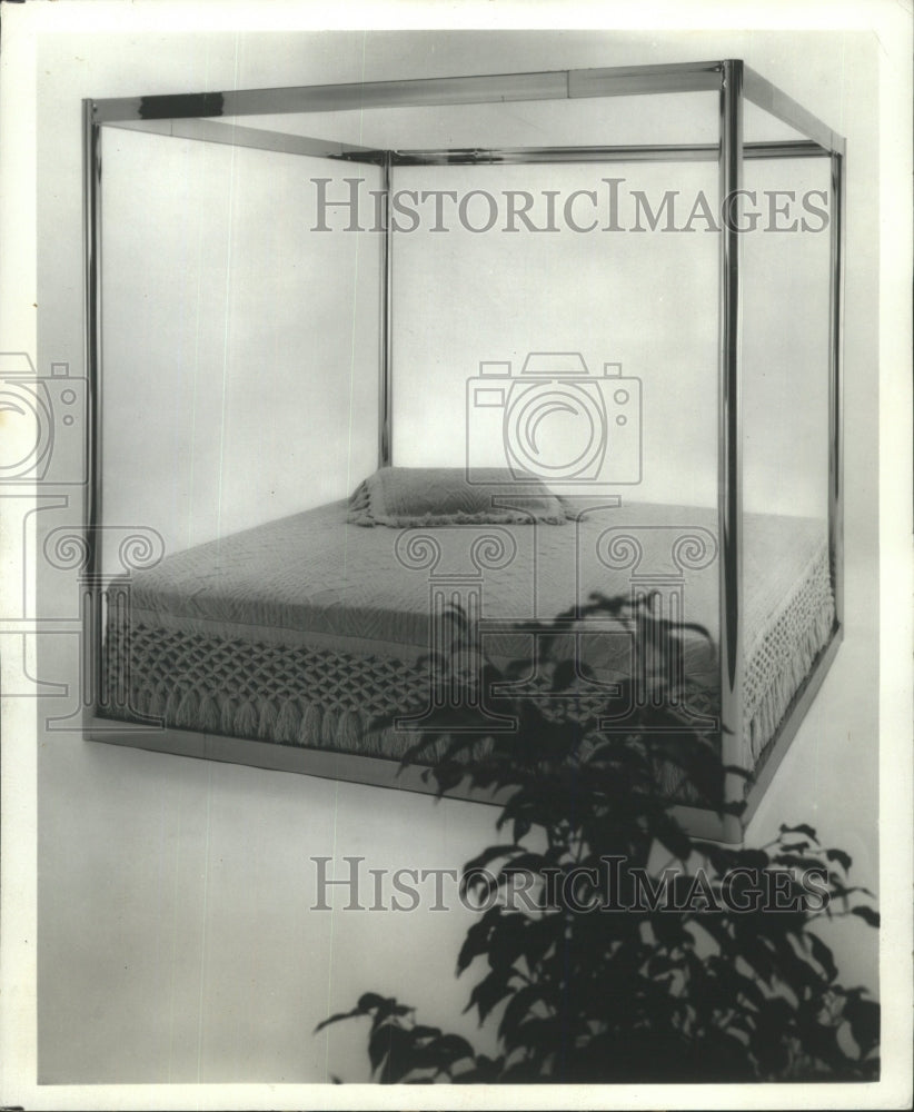 1973 Press Photo Chrome Four Poster Bed Modern - RRW46409 - Historic Images