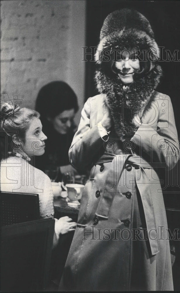 1972 Press Photo Sandra Deel Raccoon Trimmed Storm Coat - RRW46477 - Historic Images