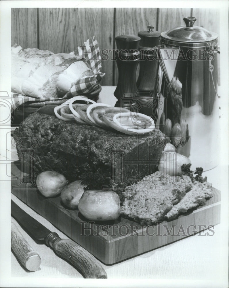 1983 Press Photo Enticing lamb meatloaf meal with sides - RRW46547 - Historic Images