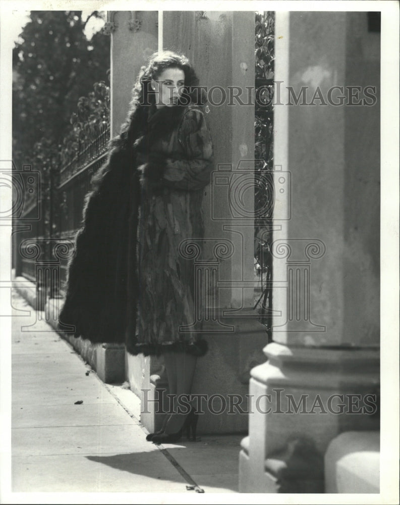 1979 Press Photo model in a Pat Iuto fox coat - RRW46663 - Historic Images