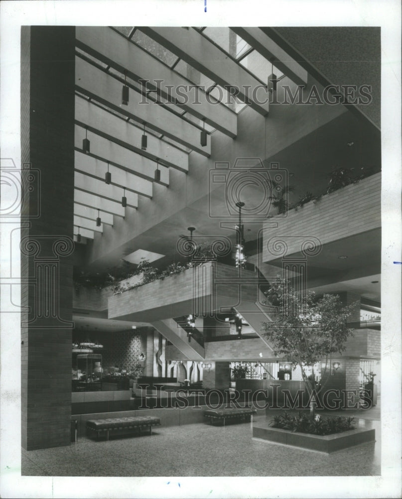 1974 Press Photo Hyatt Regency Chicago Hotel - RRW46773 - Historic Images