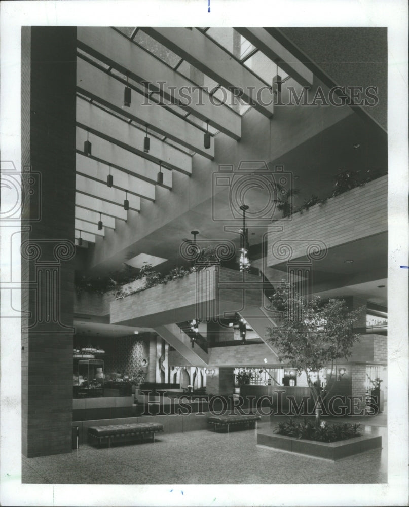 1974 Press Photo Hyatt Regency Chicago Hotel RRW46773 Historic Images 1974-press-photo-hyatt-regency-chicago-hotel-rrw46773-historic-images