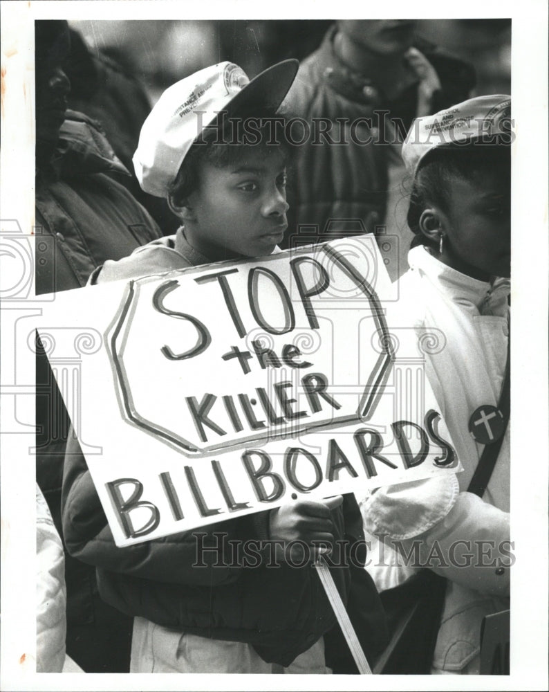 1990 Press Photo protests against outdoor billboards - RRW46913 - Historic Images