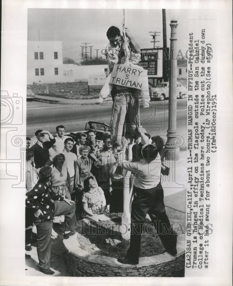 1951 Press Photo Protesters hang Truman in effigy - Historic Images