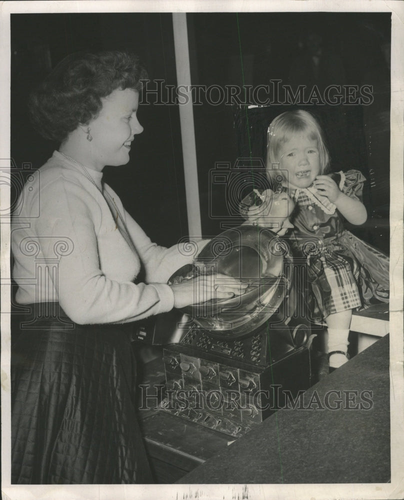 1951 Press Photo Gov&#39;t Requests Help in Coin Shortage - RRW47085 - Historic Images