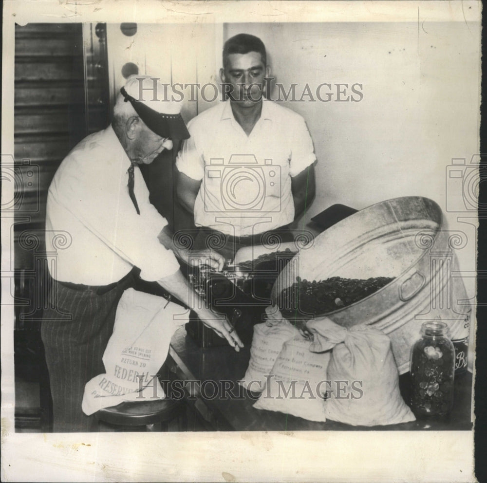 1951 Press Photo Penny Collector/US Coins/Bank - RRW47157 - Historic Images