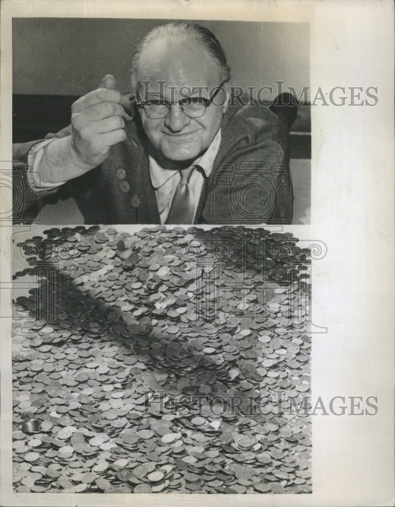 1958 Press Photo G E Mark Postmaster White Pennies Mich - RRW47167 - Historic Images