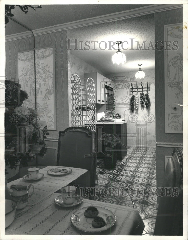 1973 Press Photo Astor Villa Condominium Bedroom Mich - RRW47347 - Historic Images