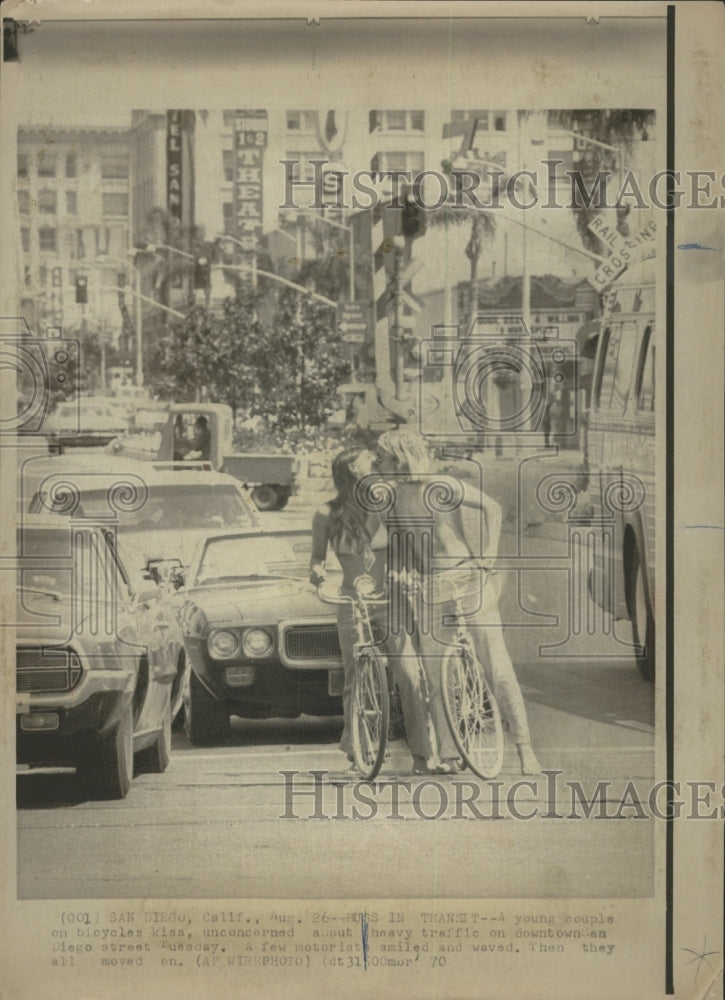 1970 Press Photo kissing - RRW47419 - Historic Images