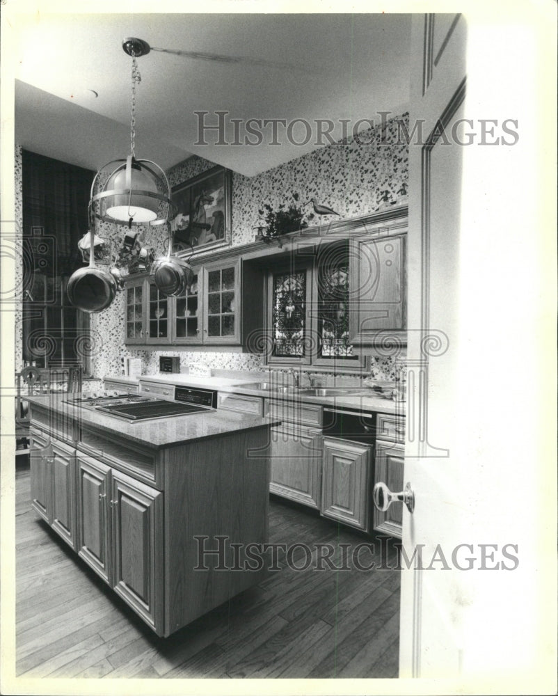 1986 Press Photo Interior condo apartments Kitchen room - RRW47483 - Historic Images