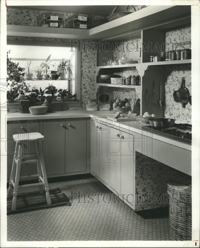 1978 Press Photo Partial kitchen remodeling overhaul - RRW47485 - Historic Images