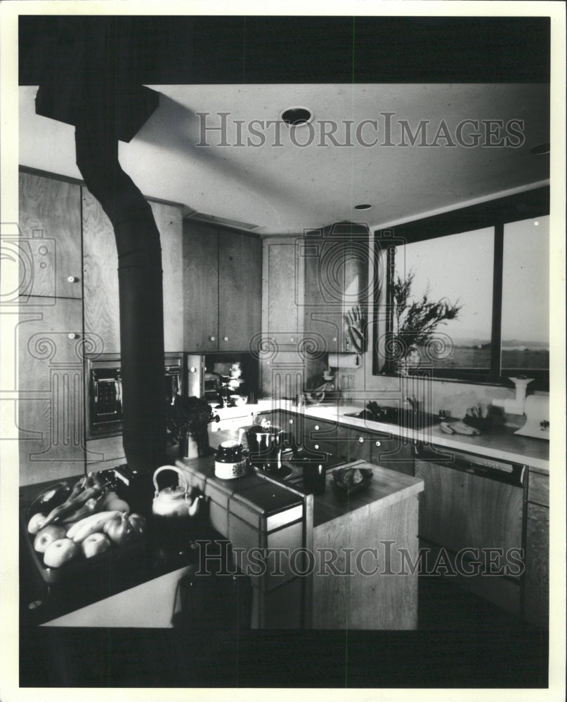 Press Photo Kitchen Meredith Corp Gardens Better Homes - RRW47491 - Historic Images