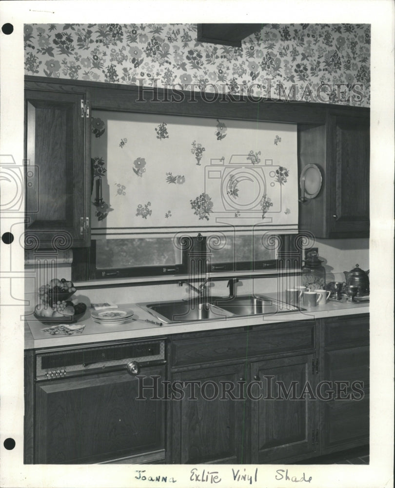 1968 Press Photo Kitchen Window wallpaper Susurban - RRW47499 - Historic Images