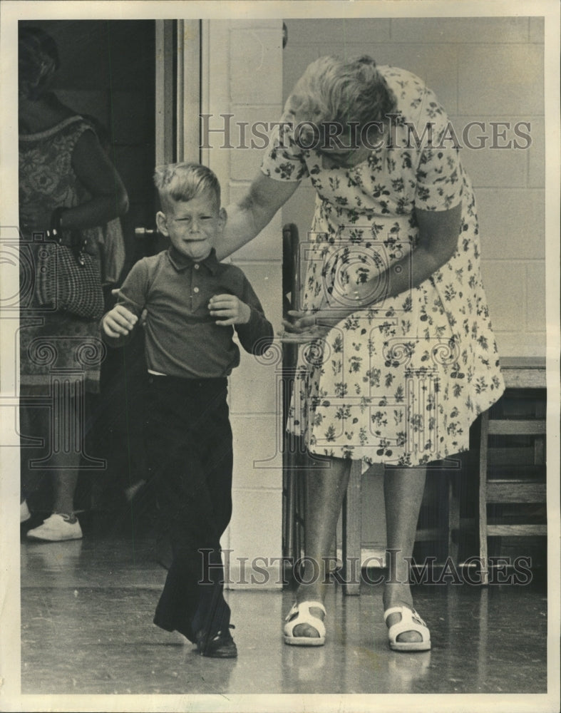 1966 Press Photo Wayne Polich Kinderten Helen Kluck - RRW47547 - Historic Images