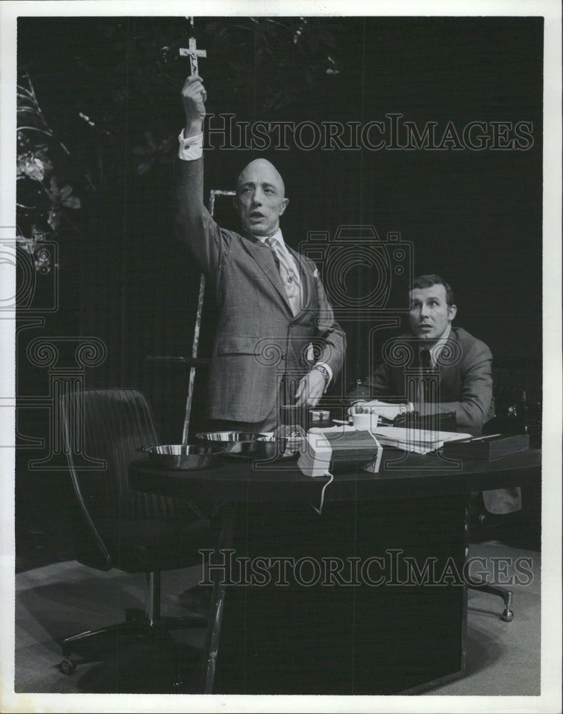 1970 Press Photo Man in Glass Booth Drama Film Chicago - RRW47721 - Historic Images