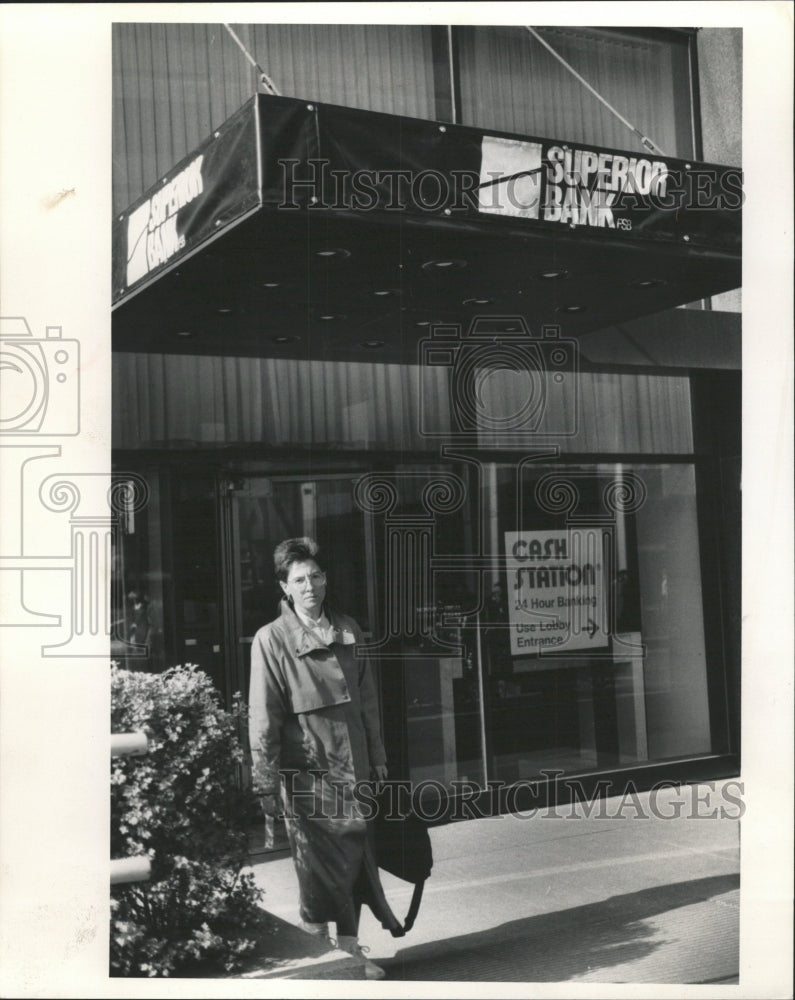 1989 Press Photo Former Lyons Superior Bank office - RRW47851 - Historic Images