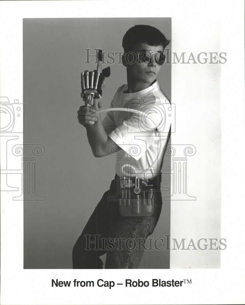 1993 Press Photo Cap Toy Robo Blaster Squirt Gun - RRW47853 - Historic Images