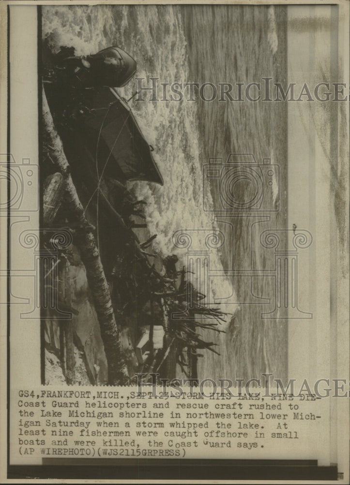 Press Photo Frankfort Michigan Coast Guard Helicopter - RRW47855 - Historic Images