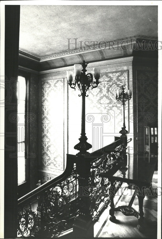 Press Photo Interior Decoration Jack Lenahan Table - RRW47877 - Historic Images