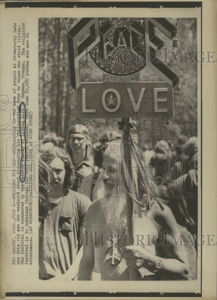 Press Photo philosophic Strawberry Lake wandered Mass - RRW47959 - Historic Images