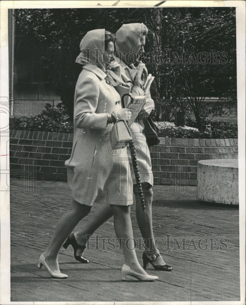 1970 Press Photo Record cool weather morning Briskly - RRW48165 - Historic Images