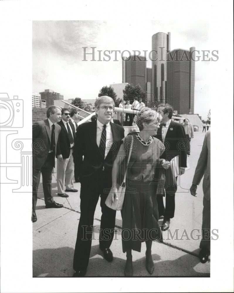 1987 Press Photo Republican Jack Kemp - RRW48287 - Historic Images