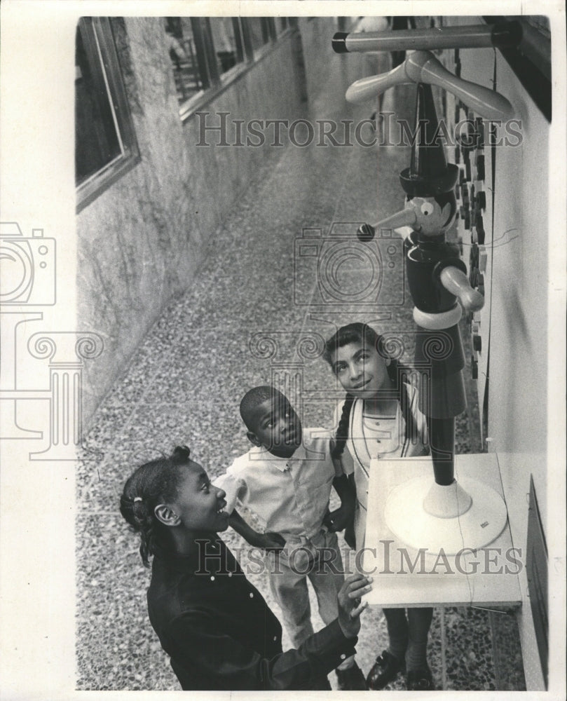 1969 Press Photo Rodney Quinn Joyce Porter Kedzie Daily - RRW48617 - Historic Images